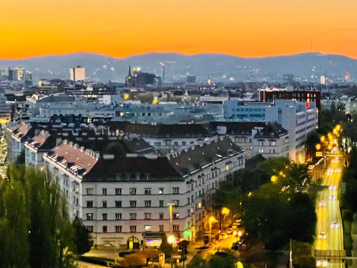 Royal Swan Skyline, * Wien