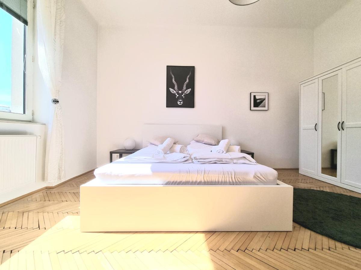 Apartment Experience *