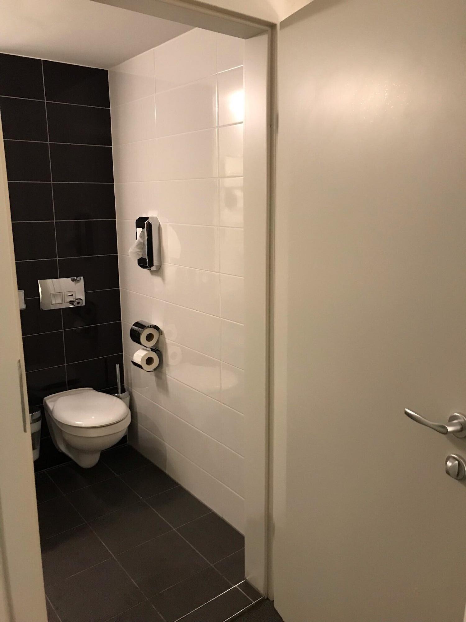 Hotel Fortyplusone - Newly Renovated! 4*