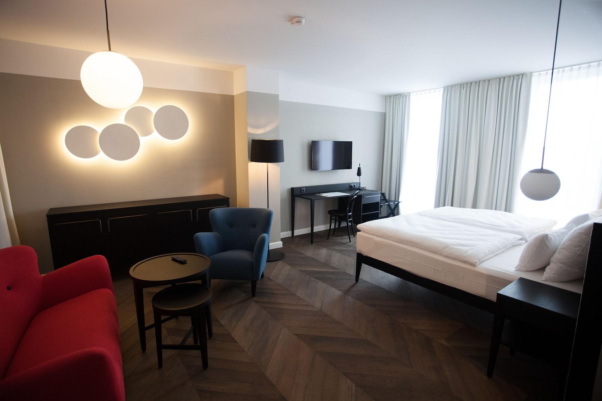 Caroline Hotel