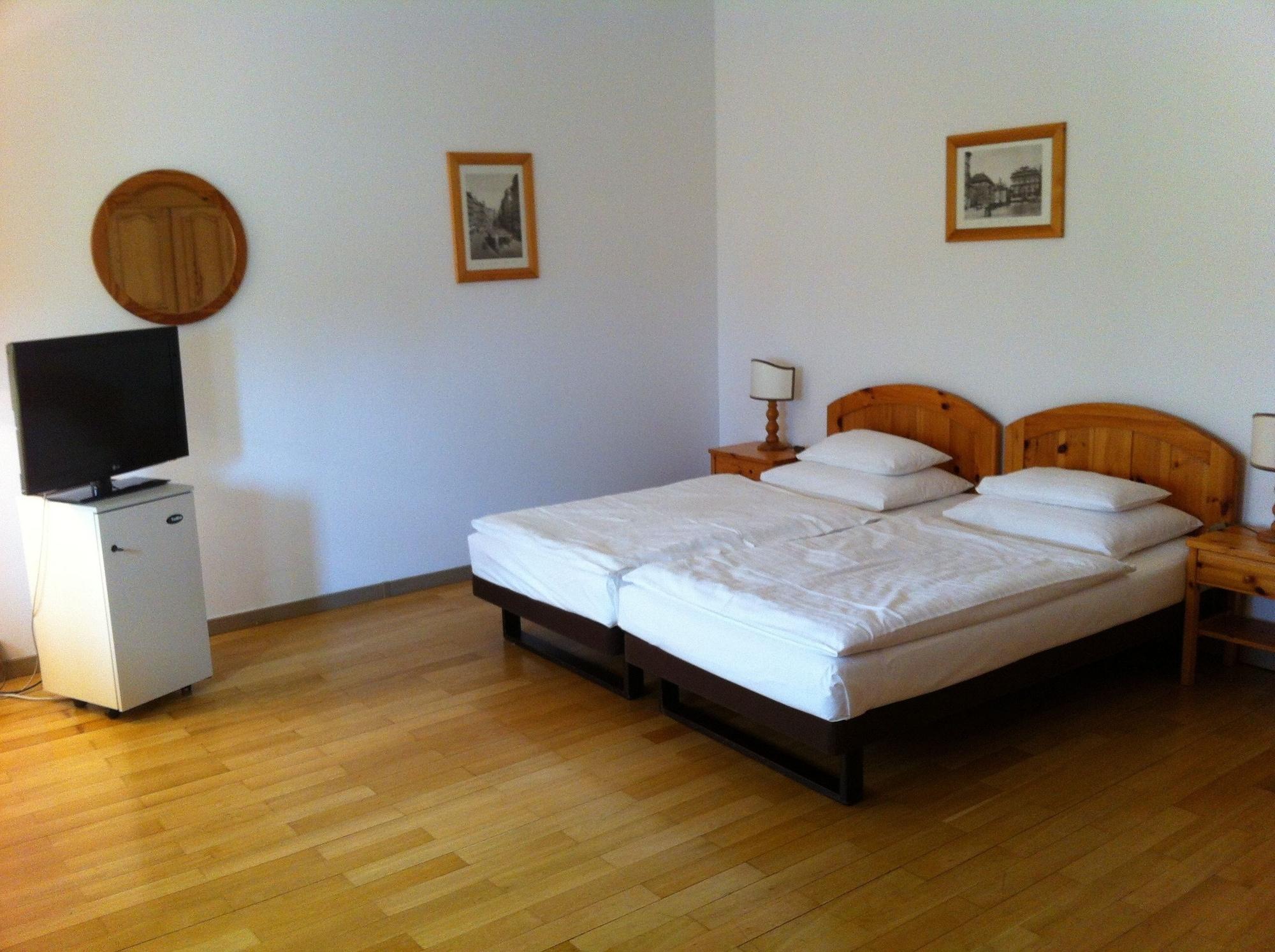 Caroline Hotel 3*