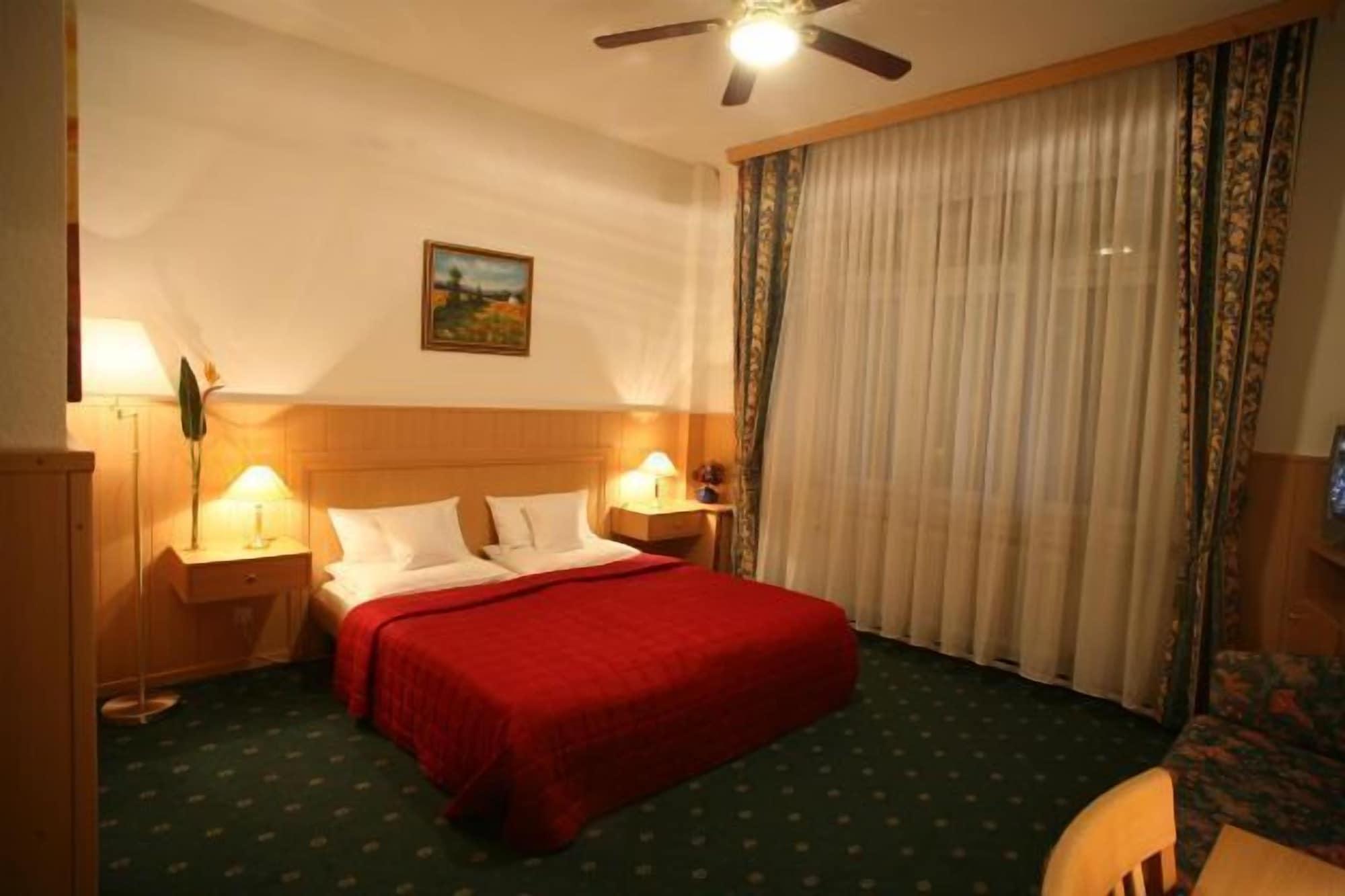 Hotel Corvinus - Newly Renovated Viena