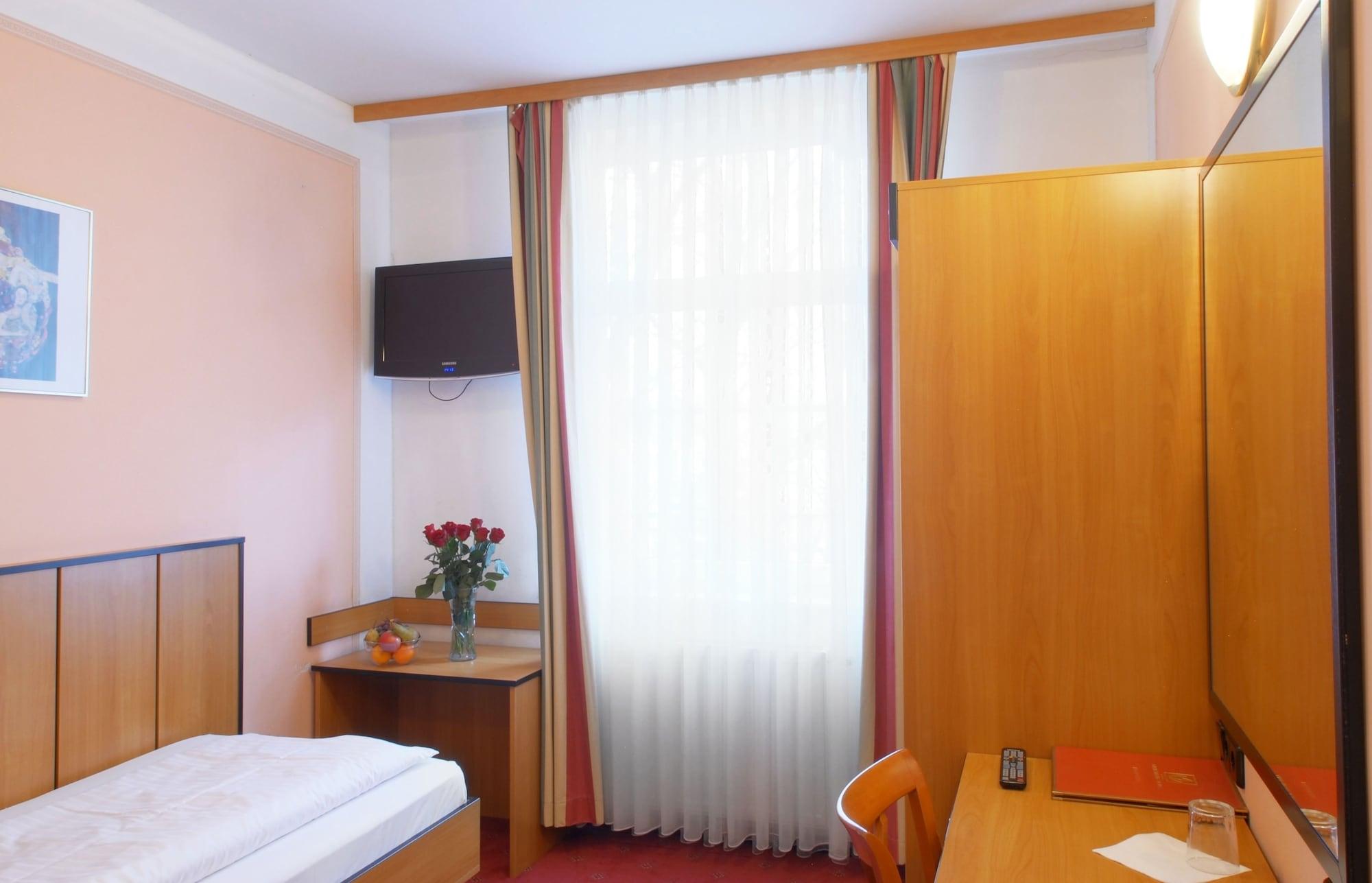 Hotel Garten- Und Kunsthotel Gabriel 3*
