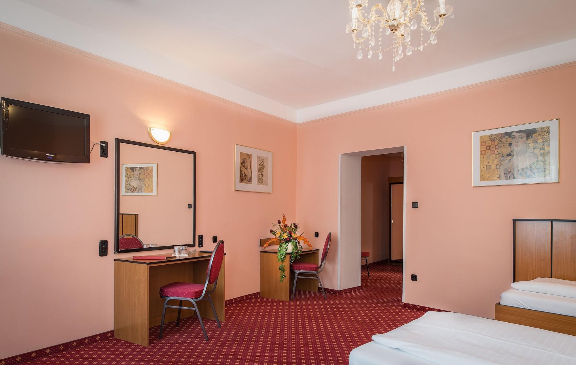 Garten- Und Kunsthotel Gabriel 3*