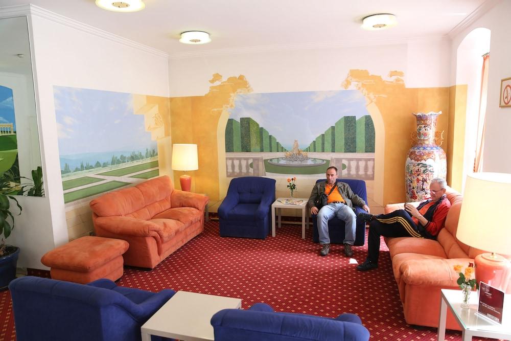 Garten- Und Kunsthotel Gabriel Hotel 3*