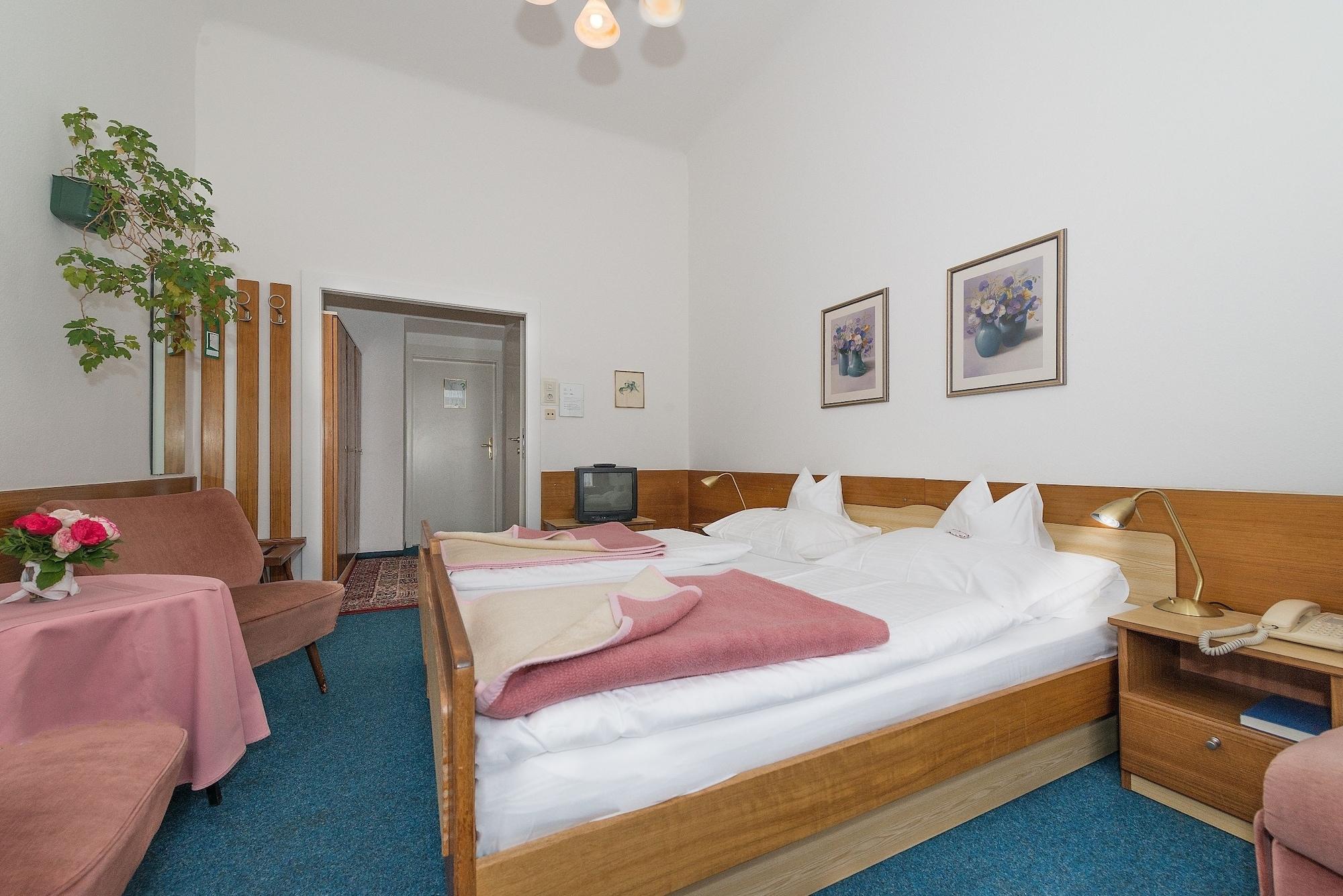 Guest house Neuer Markt 3*