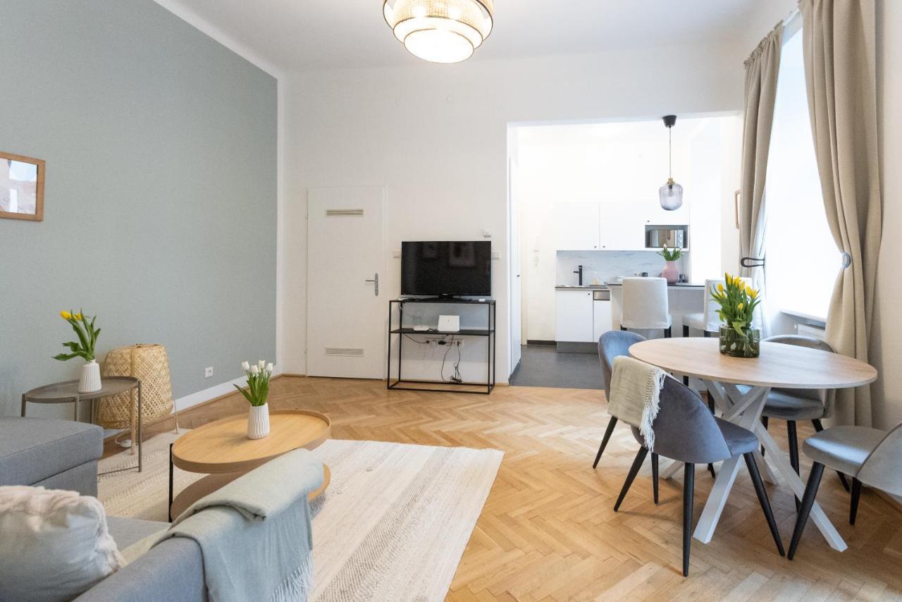 With Balcony - Trendy Neighborhood * Vienna