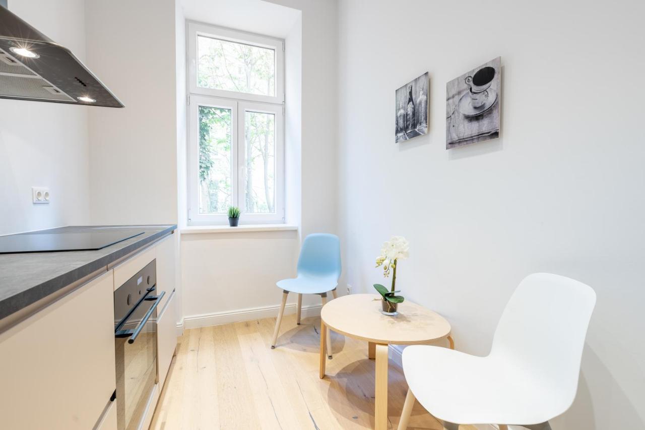 Cottageviertel - Stilvolles In Parknahe Apartment *
