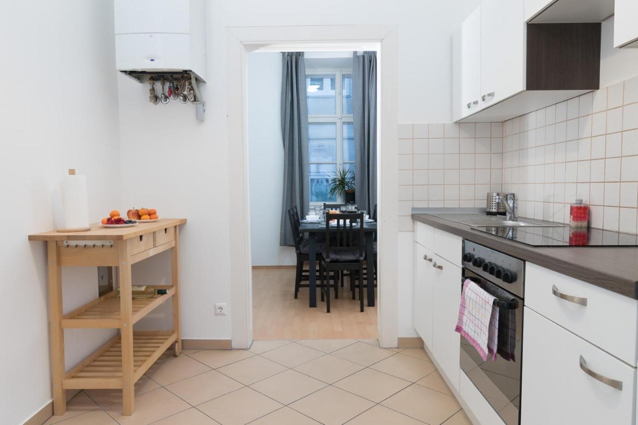 Spacious 2 Bedrooms In 4th District Near Karlskirche Vienna