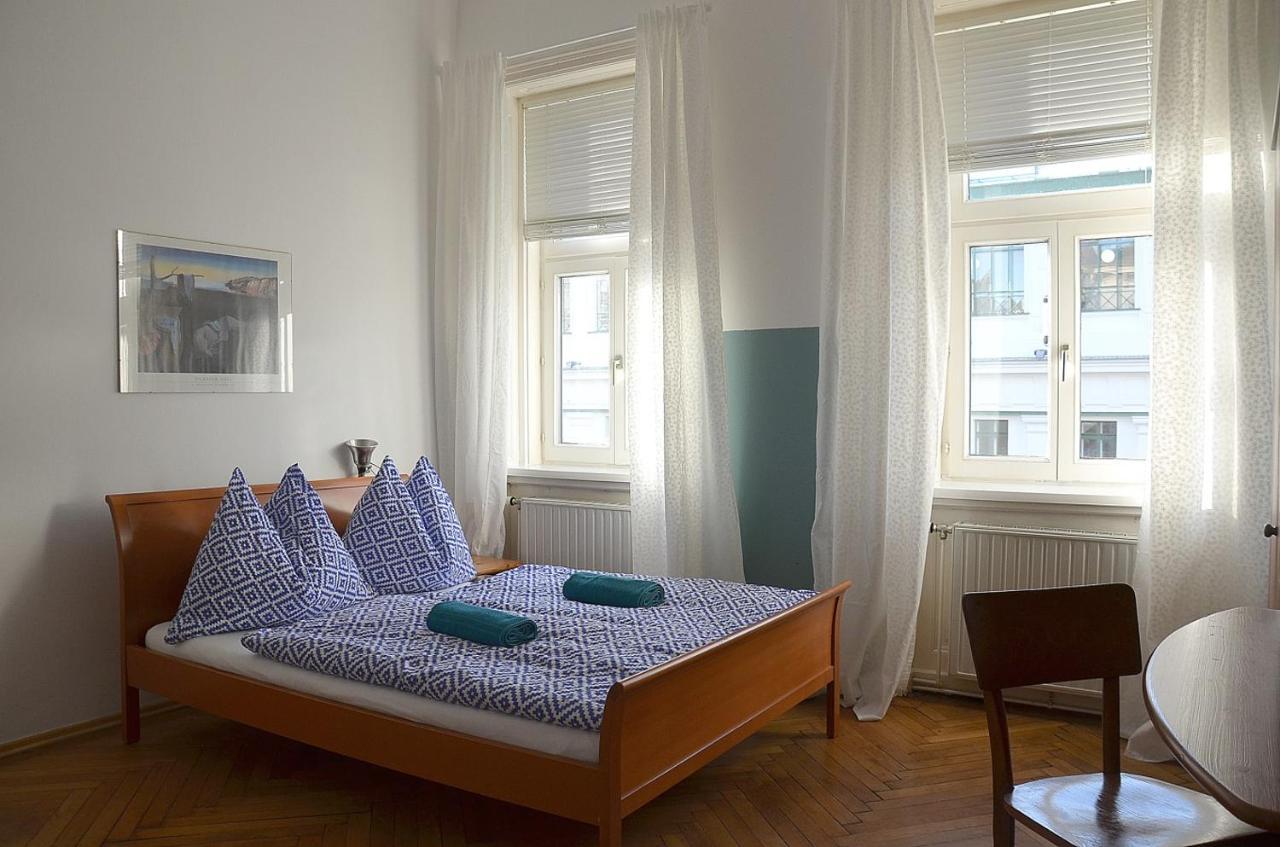 Apartment 1090 *