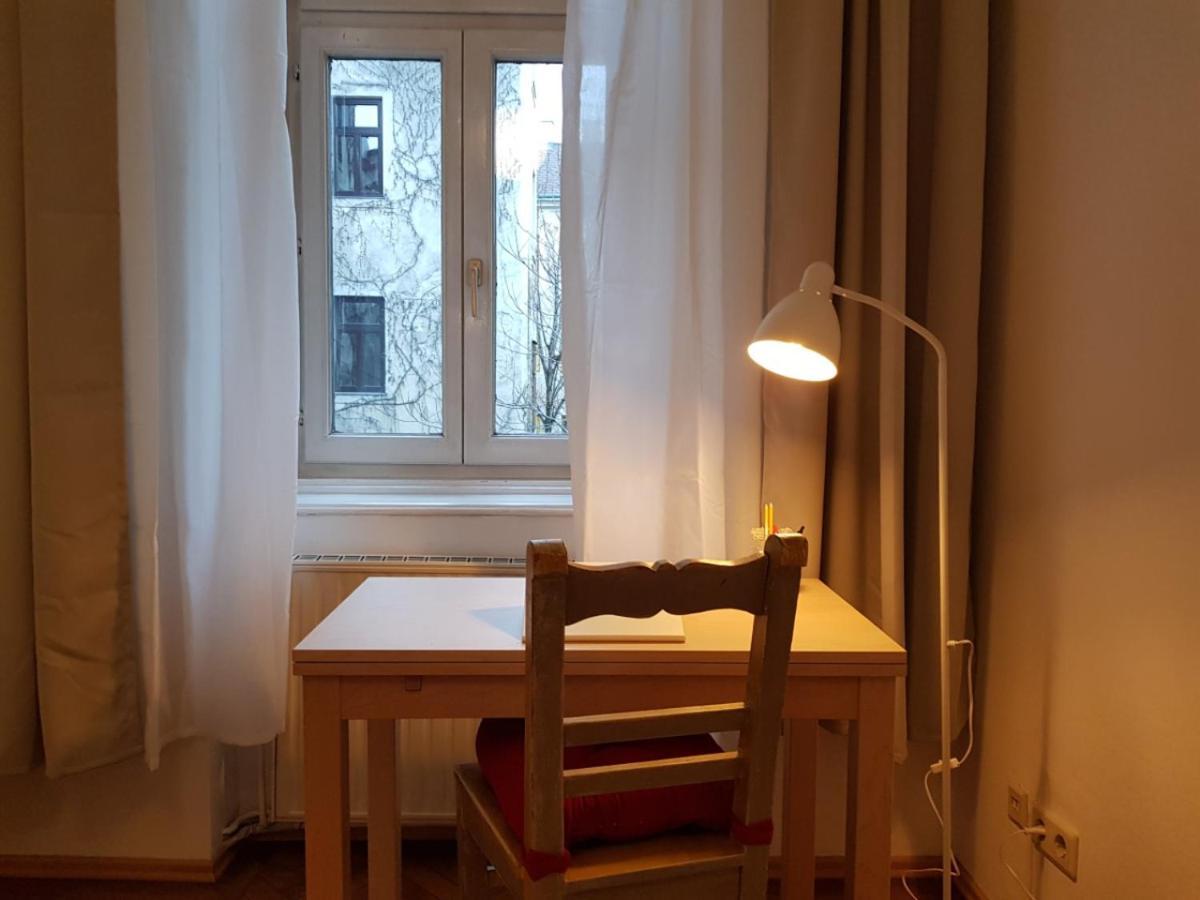 Apartment 1090