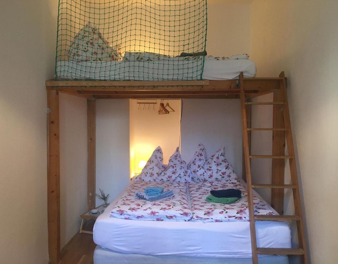 Apartment 1090