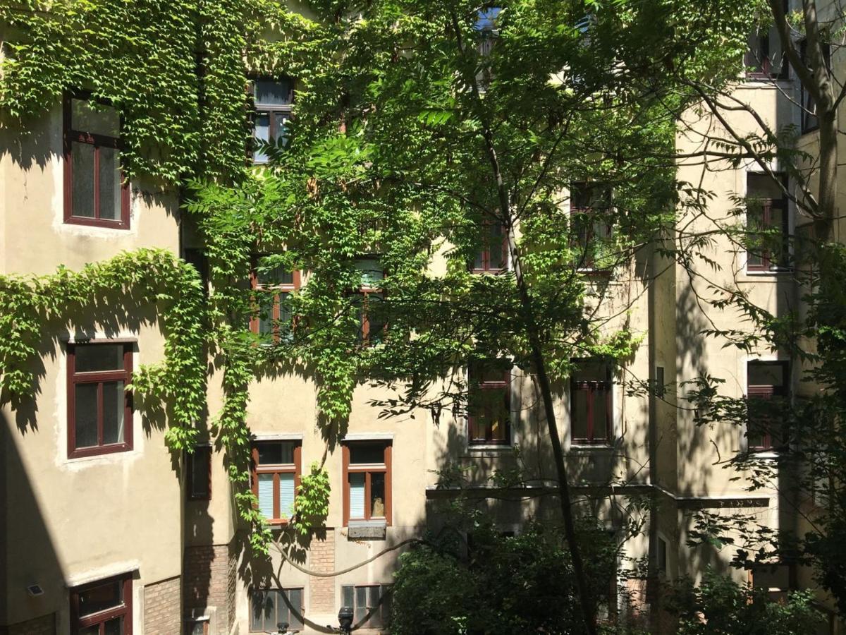 1090 * Wien
