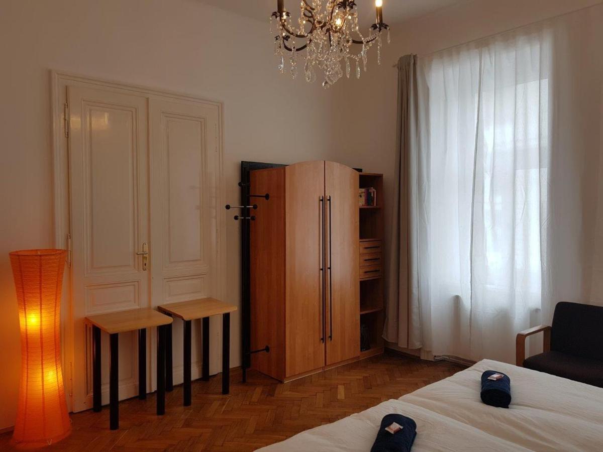 Apartment 1090 *
