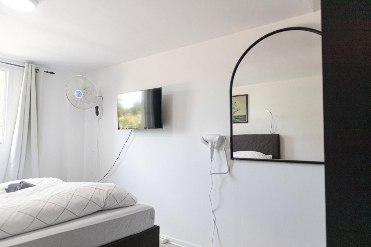Apartment Exquisite Shared - Your Private In Beautiful *