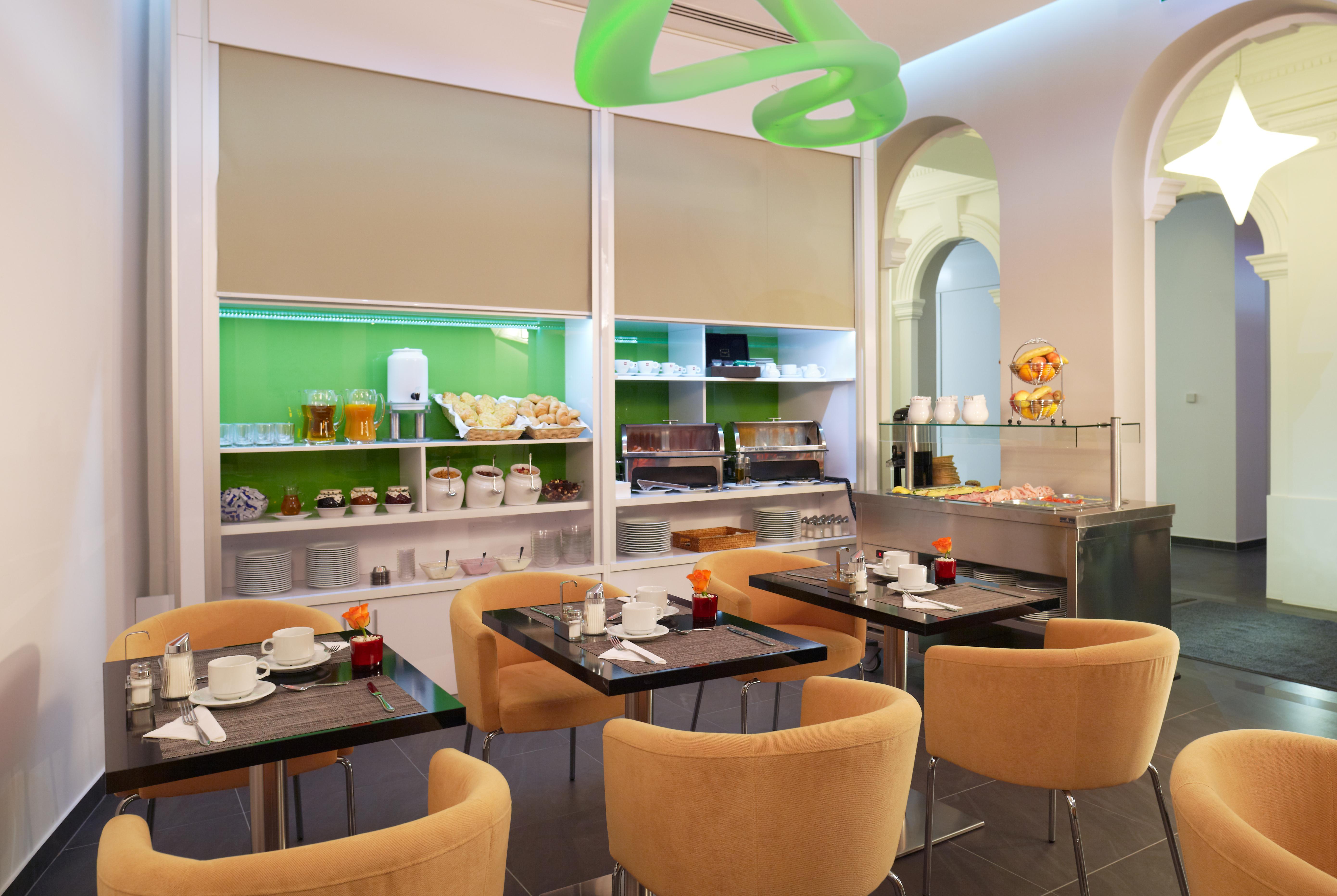 Fortyplusone - Newly Renovated! Hotel