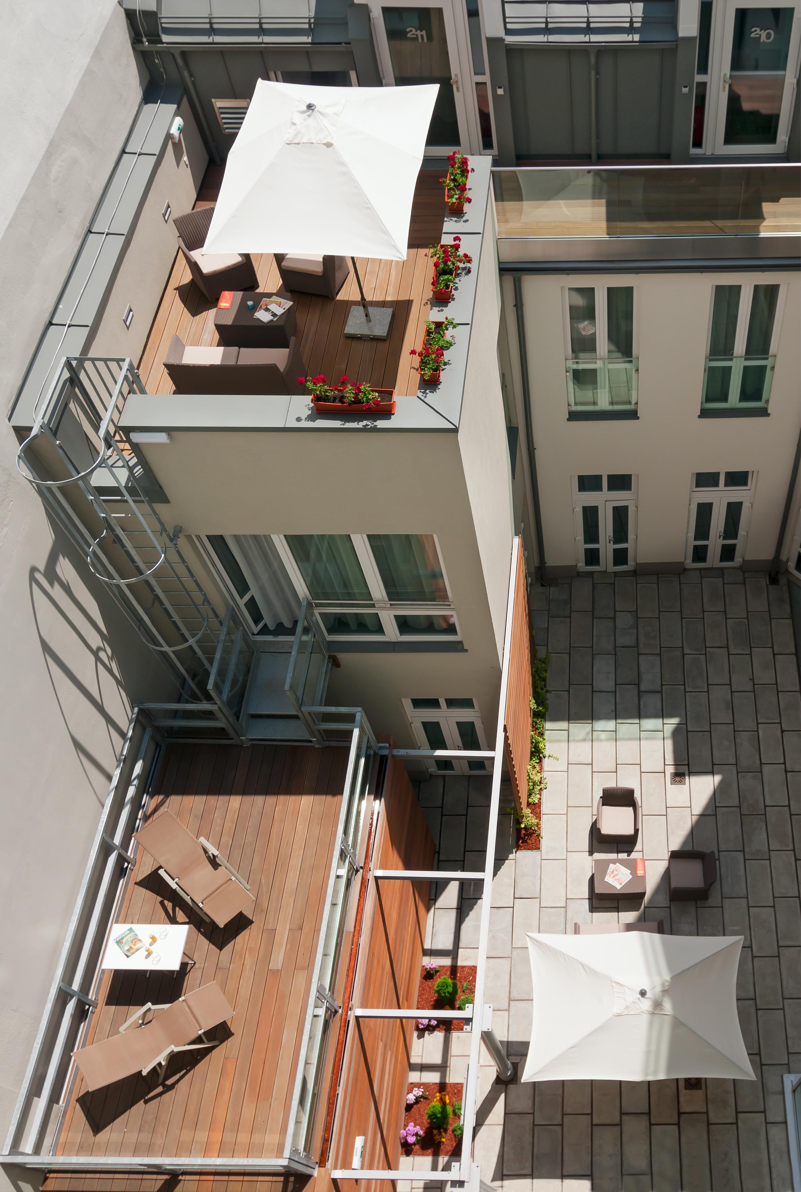 Fortyplusone - Newly Renovated! Hotel