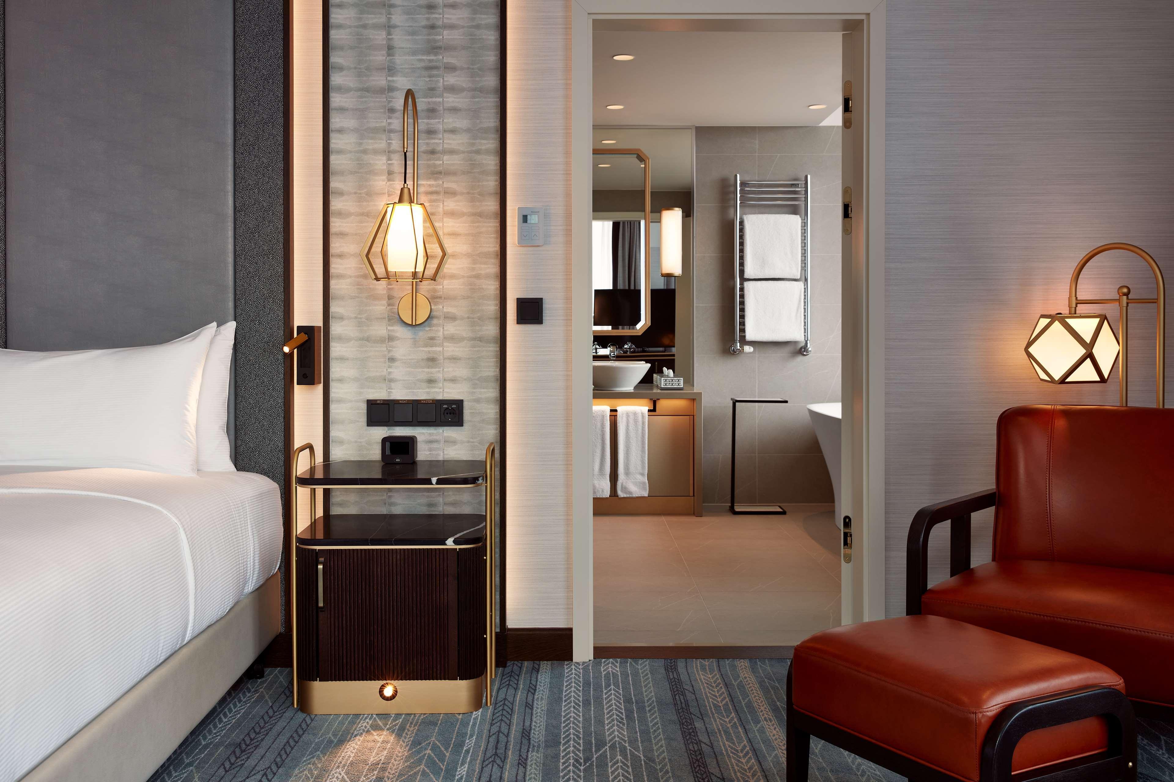Hilton Park Hotel 5*