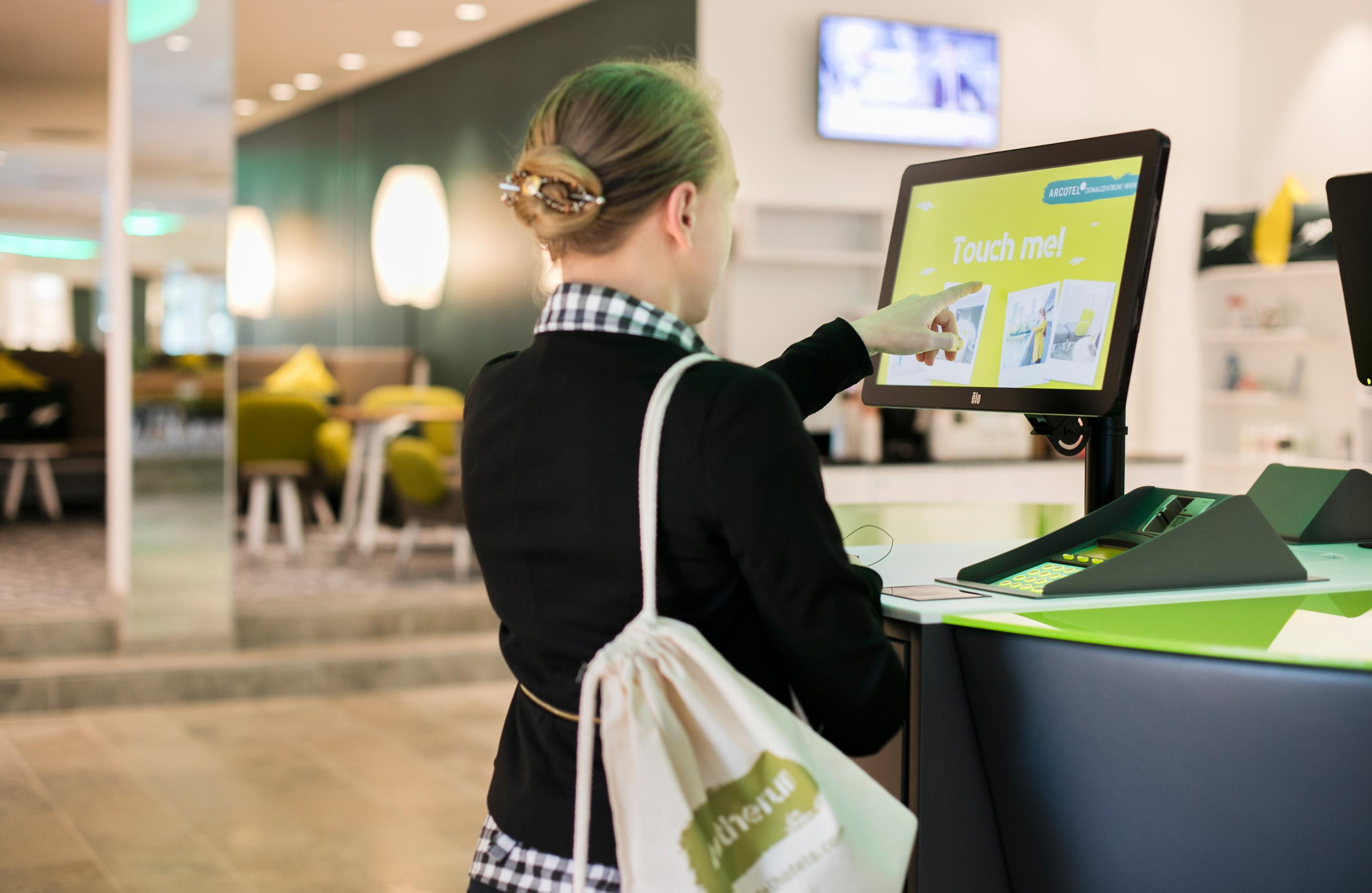 Hotel Arcotel Donauzentrum 4*