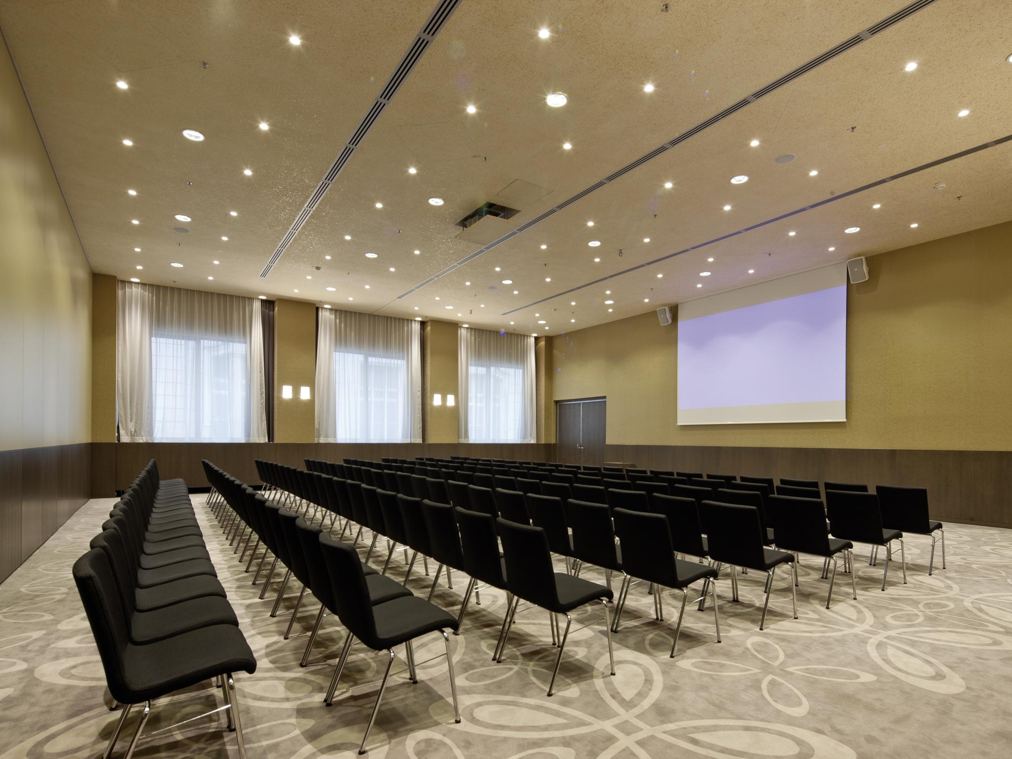 Hotel Doubletree By Hilton Schonbrunn 4*