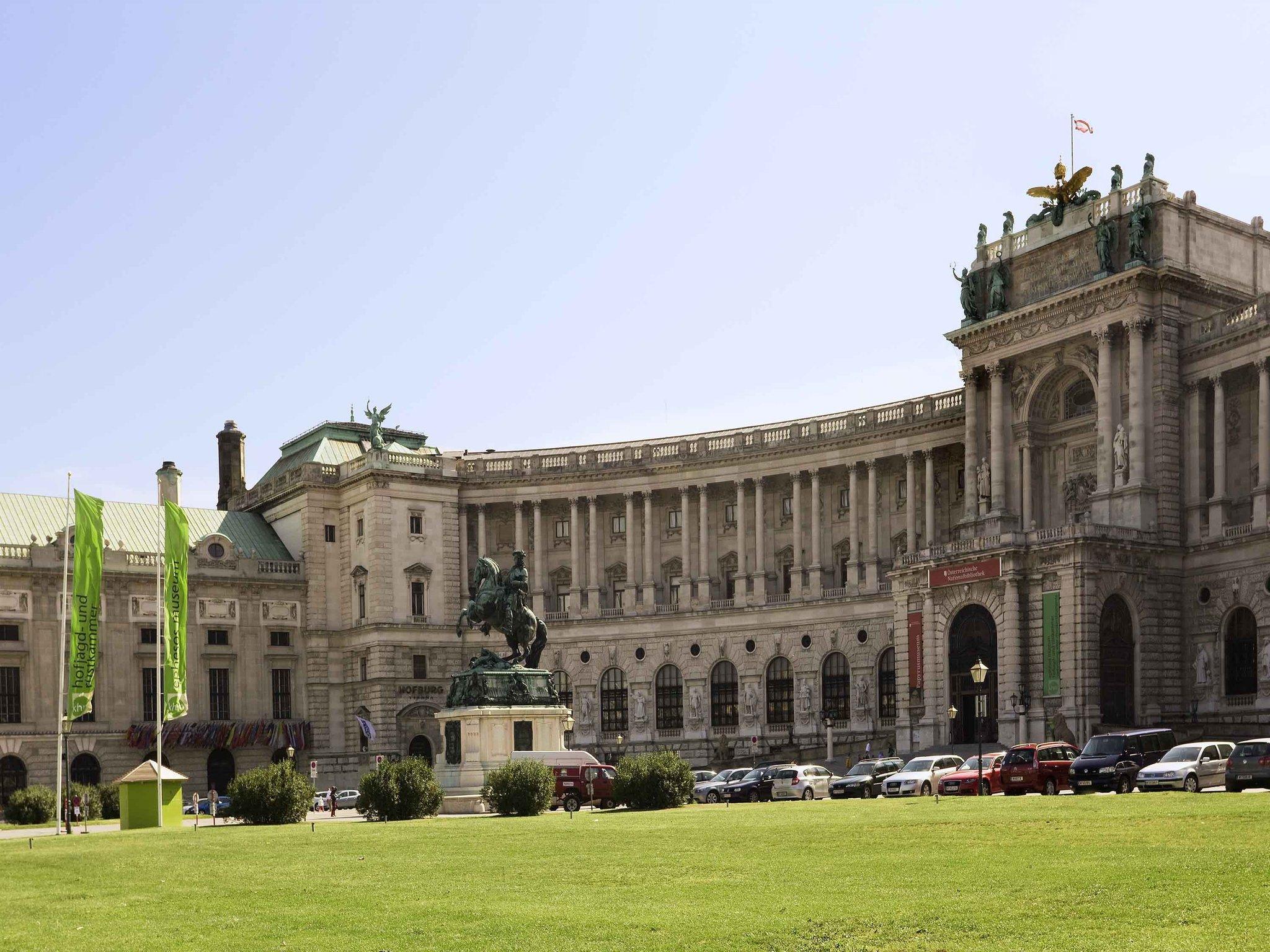 Mercure Westbahnhof Hotel 4*