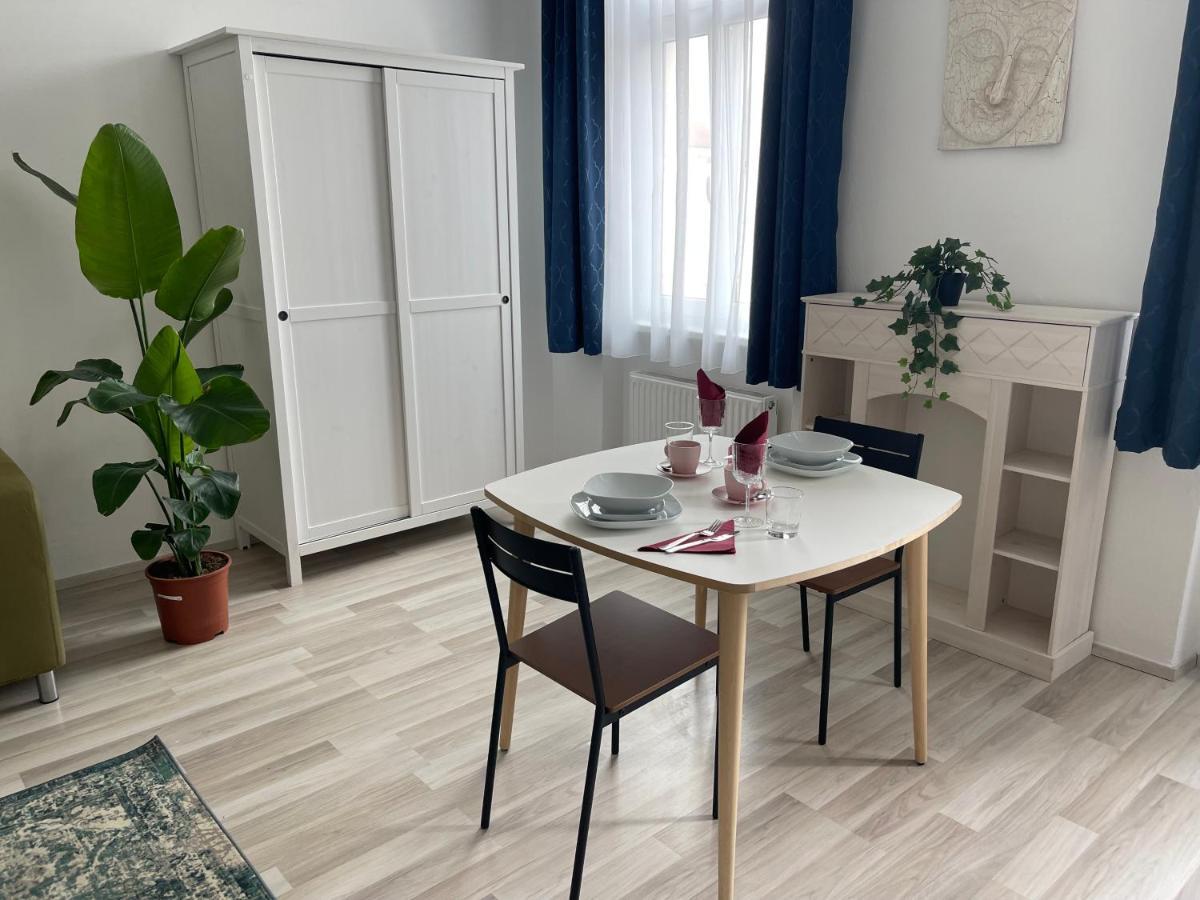 Gesamte Im Zentrum Von 27 * Wien