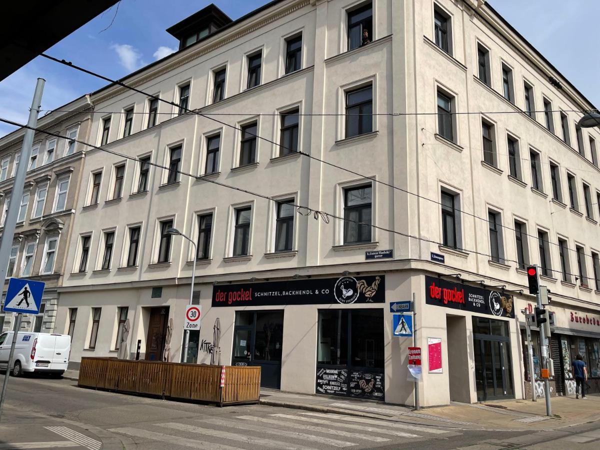 Gesamte Im Zentrum Von 27 *