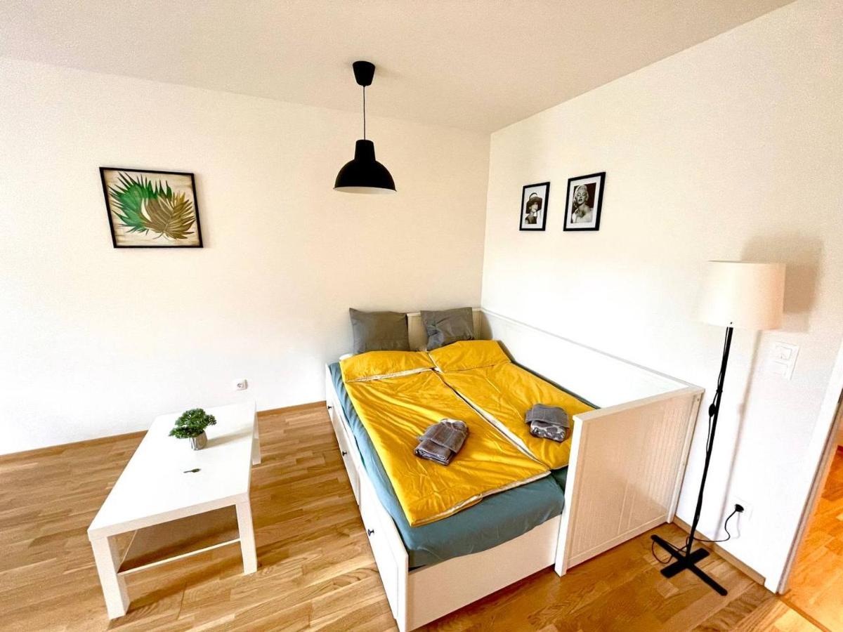 Muzeta11 - Modern Town With Balcony Apartment *