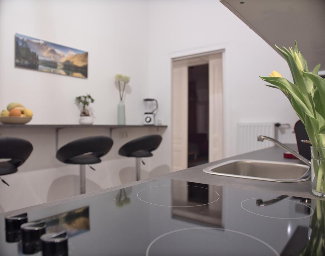 Art Nouveau Apartment *