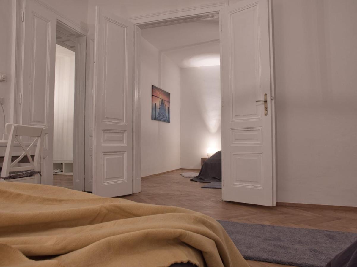 Art Nouveau Apartment *