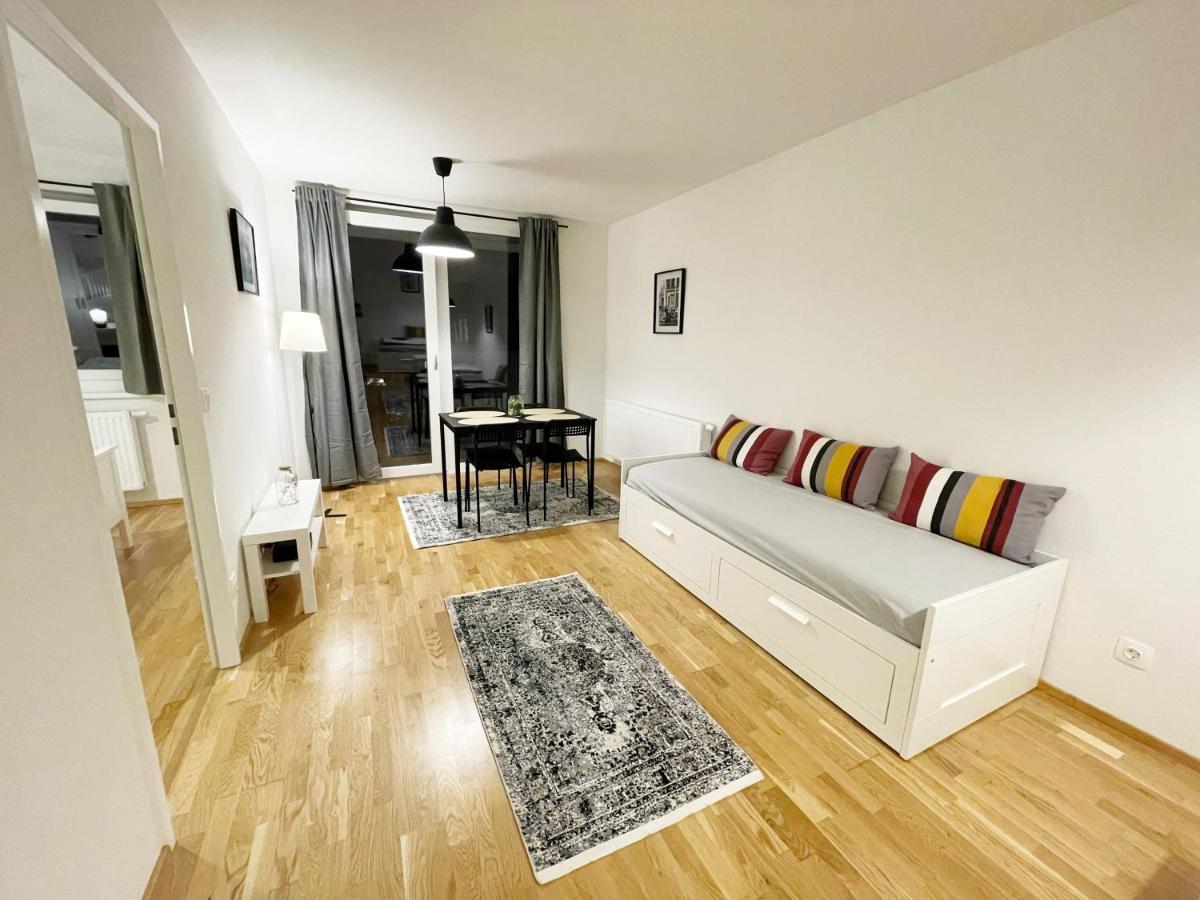 Muzeta11 - Modern Town With Balcony Apartment *