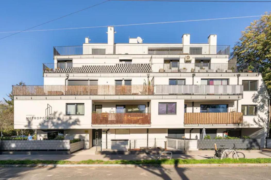 Near Lake Fully Furnished Beautiful Apartment Vienna