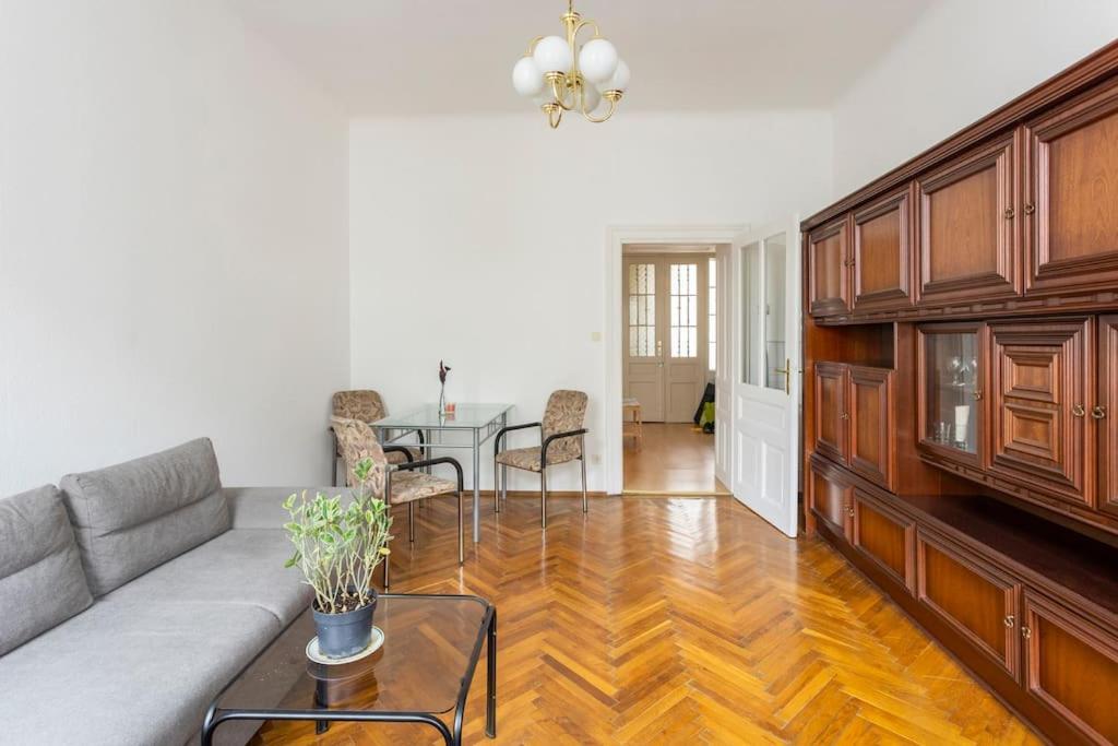 Vintage Living In The Heart Of Vienna. * Vienna