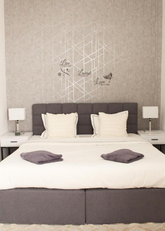 Apartment Orestaliving - On The Danube Canal Friedensbruecke *