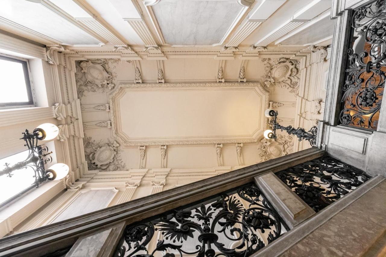 Noble Luxurious Palais