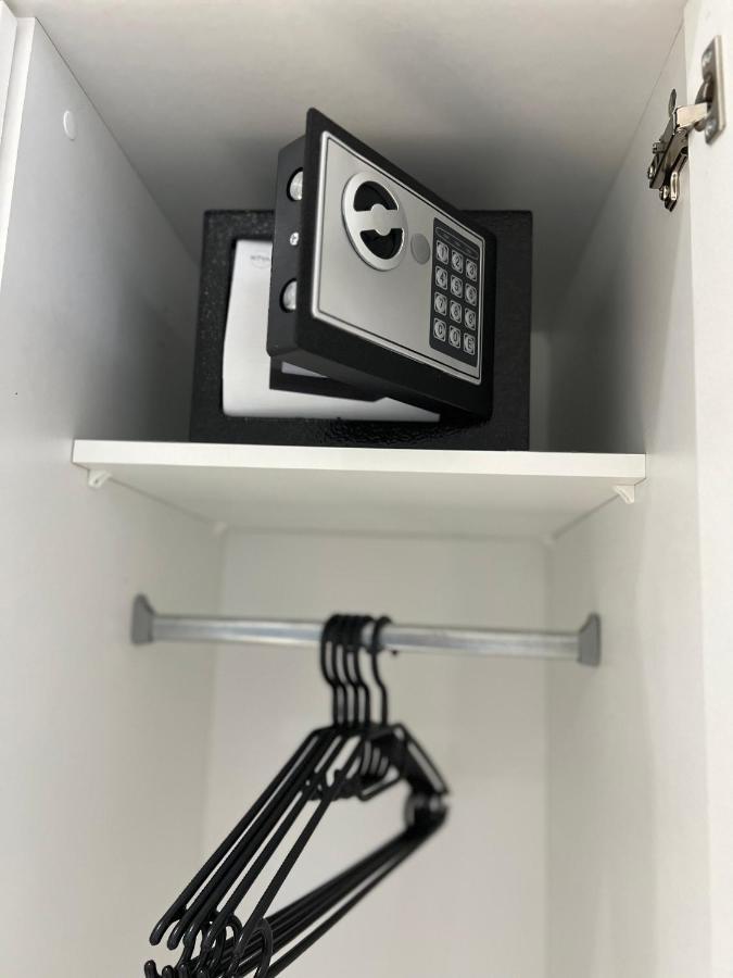 Mateo I Contactless Check-in Apartment
