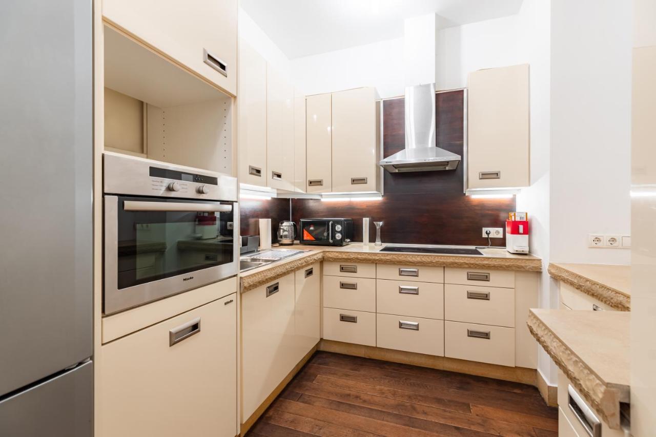 Luxury 2-bedroom 15 Min Away From Schonbrunn Castle Wien