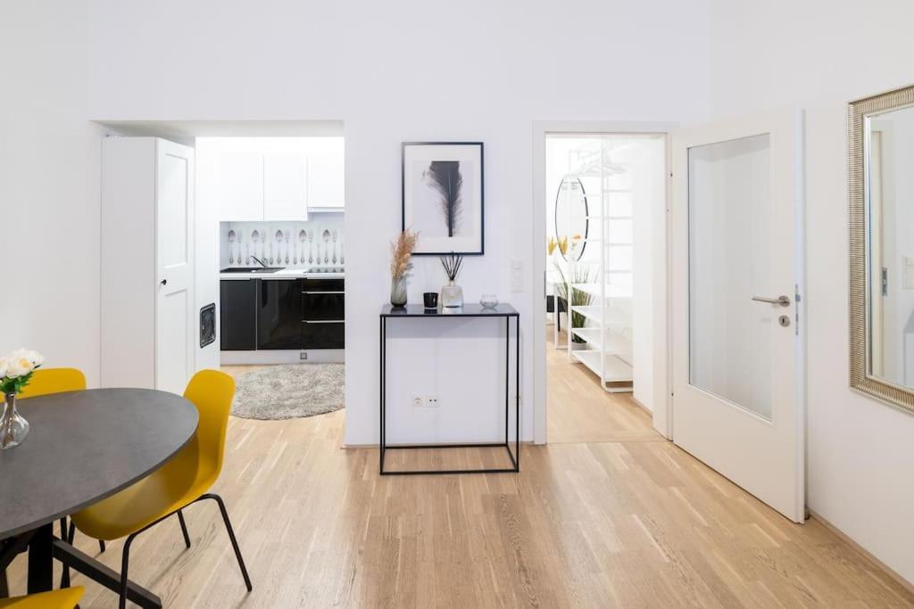 Apartment Beautiful In Vienna's Heart 1b Vienna
