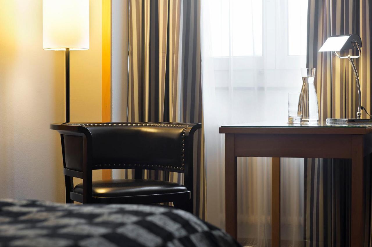By Ihg 4*