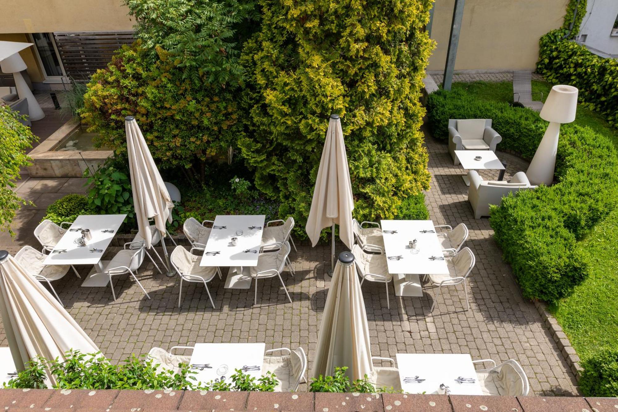 Hotel By Ihg 4*