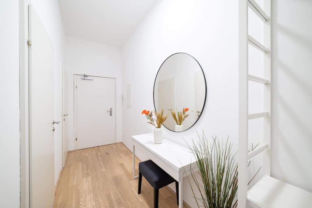 Beautiful In Vienna's Heart 1b Apartment *