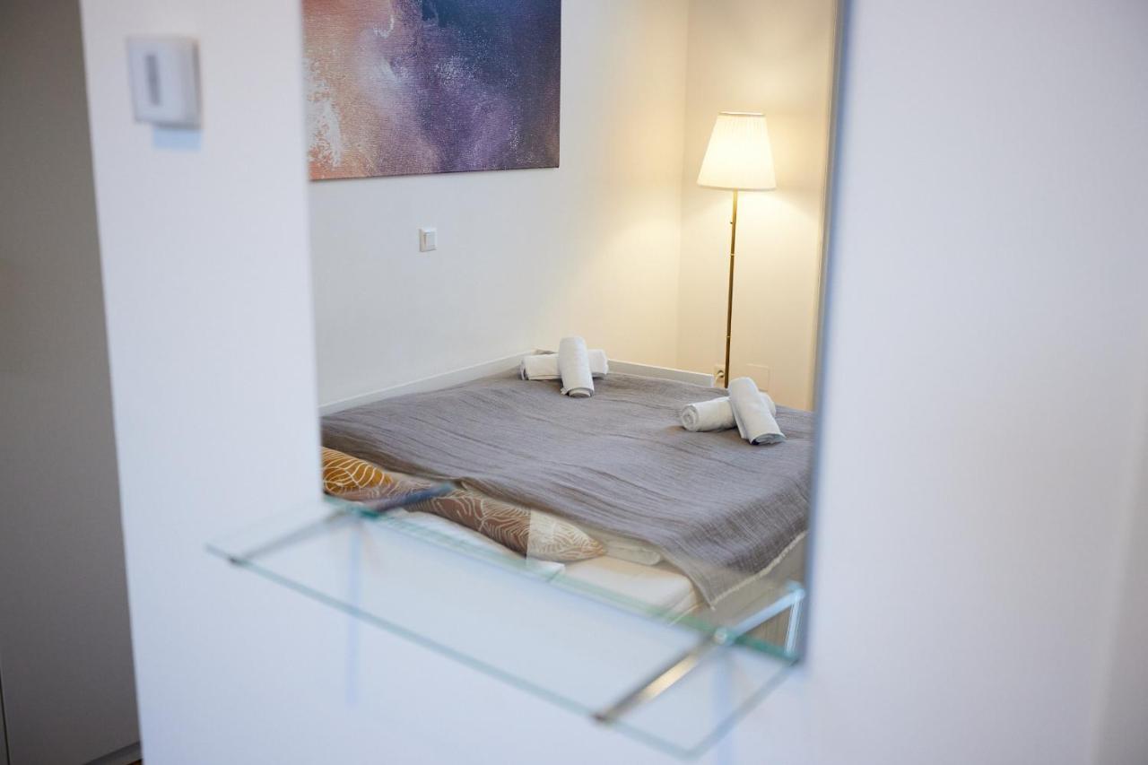 Apartment Close To Metro Iii