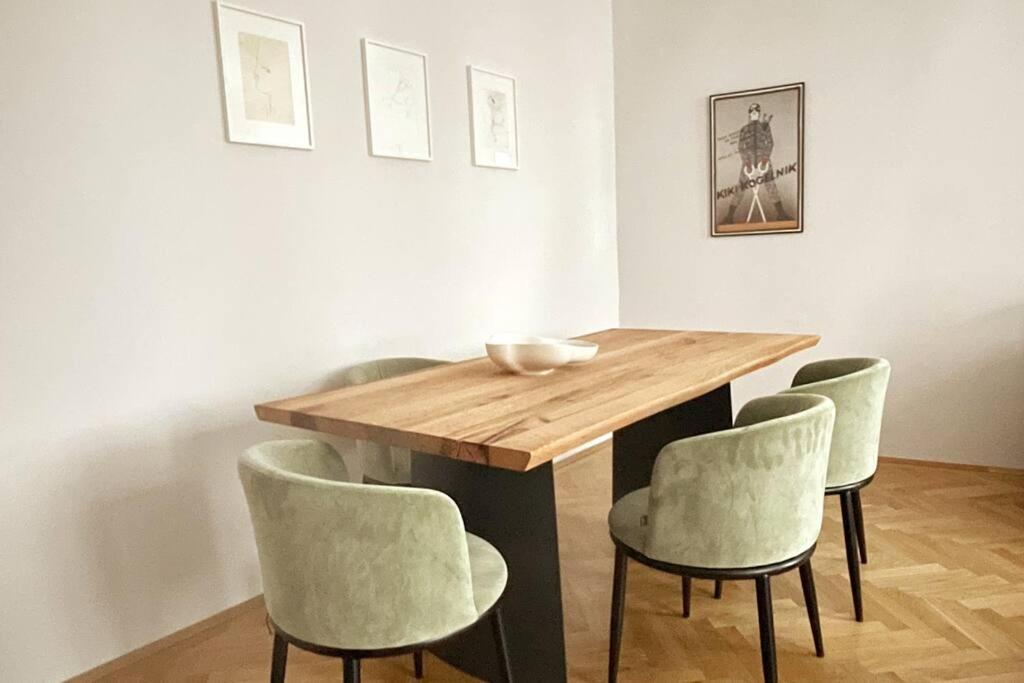 Modern & Charming @ Quarter! 7min To Center Appartamento