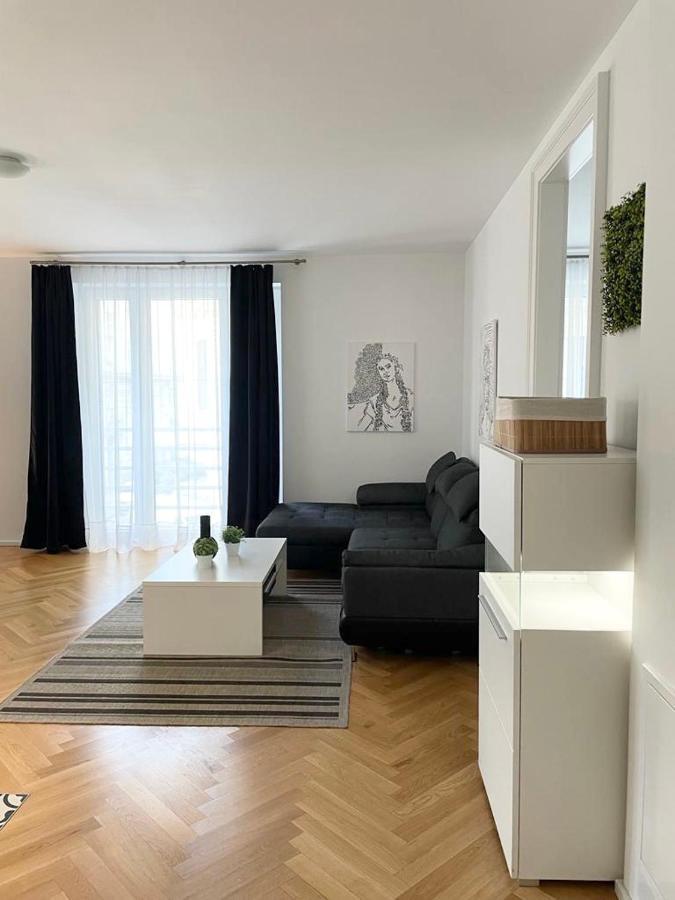 Appartamento 1st La Opera Suites