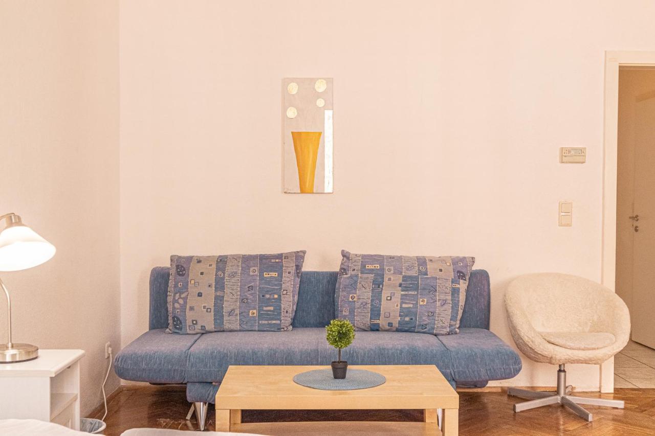 Apartment Peerles 2br Apt. Perfectly Situated&well Connected