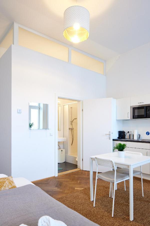 Apartment Close To Metro Iii