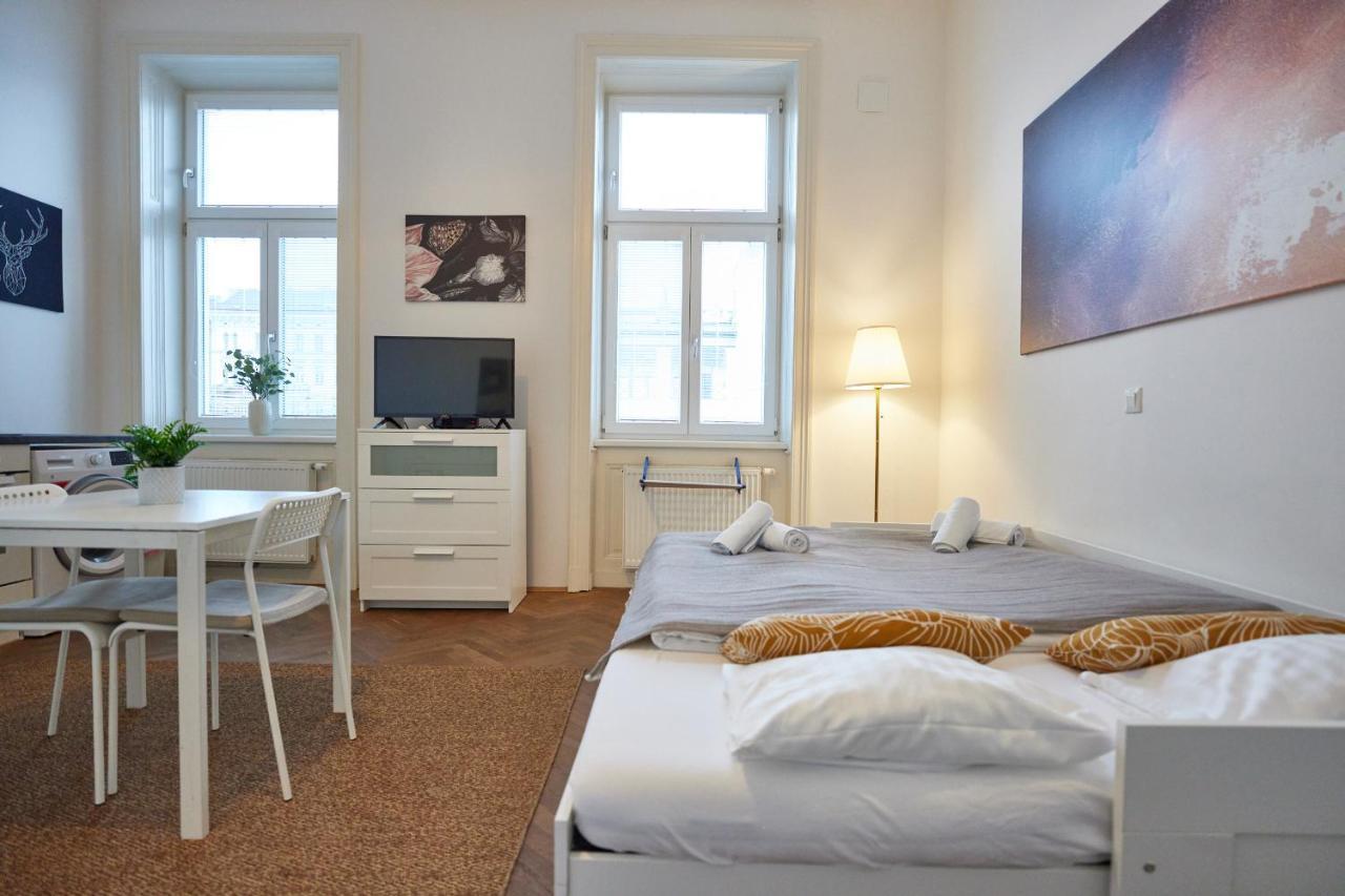 Close To Metro Iii Apartment Vienna