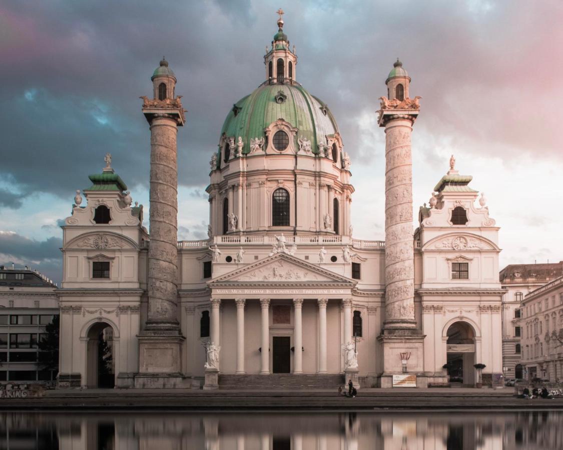 Explorer's Hub * Vienna