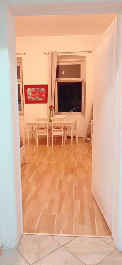 Premier Studio 2p Lg Apartment Vienna