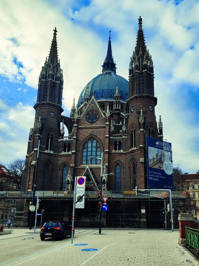 Mariahilfer 4 Min To The Shopping Center And Schoenbrunn Palace Apartment *